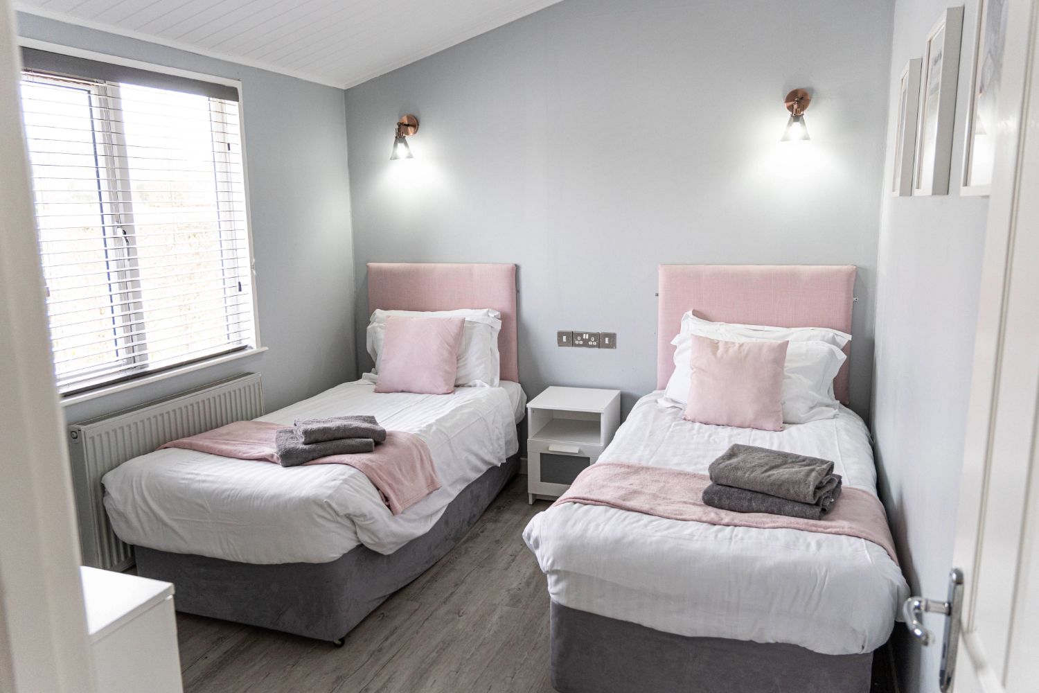 Twin bedroom
